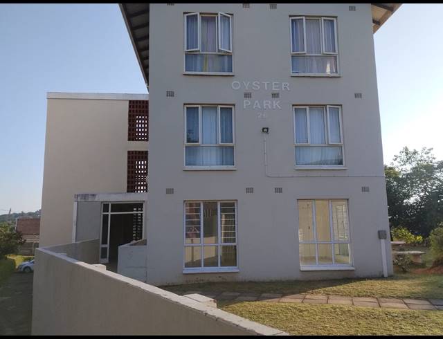 2.5 BEDROOM FLAT FOR SALE IN BLUFF